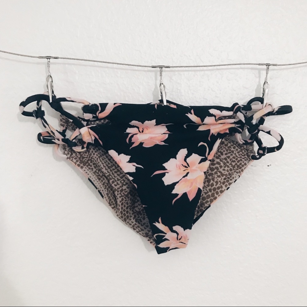 Acacia Black Vintage Aloha Botton